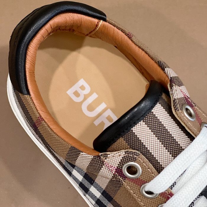 Burber*y sneakers B000014