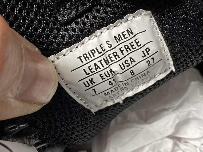 TRIPLES TRAINER SNEAKERS letters  2000015