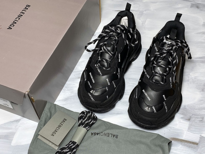 TRIPLES TRAINER SNEAKERS letters  2000015