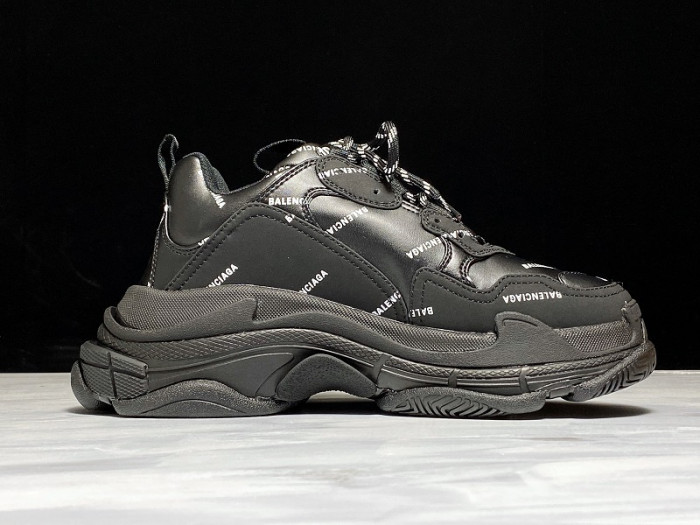 TRIPLES TRAINER SNEAKERS letters  2000015