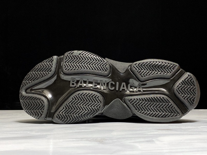 TRIPLES TRAINER SNEAKERS letters  2000015
